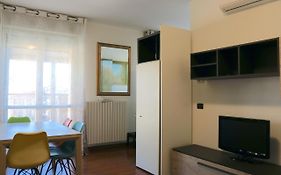 Happy Flat With Terrace